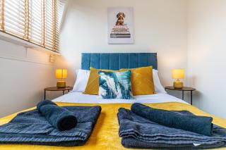 Spacious Winchester Duplex - Winchester - 1