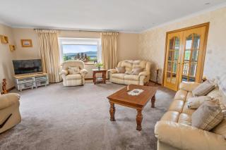 Spacious 4BD Home with Stunning Oban Views - Oban - 5
