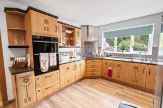 Spacious 4BD Home with Stunning Oban Views - Oban - 4
