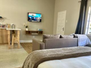 No. Thirteen Refined Living - Welkom - 3