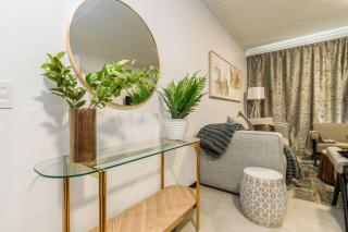 Blue luxurious Apt - Sandton - 9