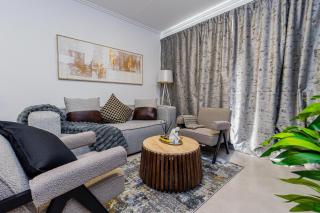 Blue luxurious Apt - 7