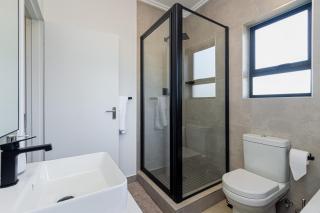 Blue luxurious Apt - 4