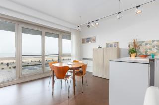 Royal Palace 4 01-01 - Ostende - 7