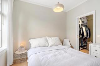 Inviting & Cozy City Apartment - 8