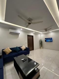 Eiffel Embrace Luxury 1BHK - Lahore - 7