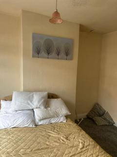 Stoke Staycation Main Room - 3