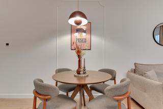 DOKI Living Suites - Foodhall & Parking by Downtown Apartments - 3