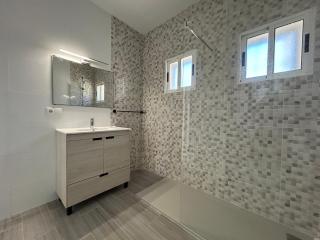 Villa with Pool, Chill-Out & BBQ - 8