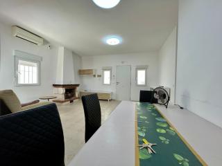 Villa with Pool, Chill-Out & BBQ - 7