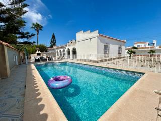 Villa with Pool, Chill-Out & BBQ - 0