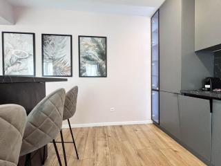 West Skyline Residence Private Parking - 1