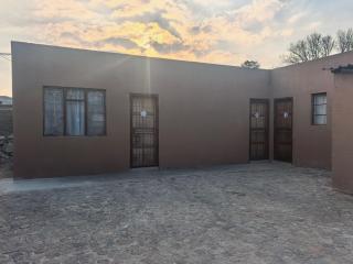 Karee Gardens B&B - 1