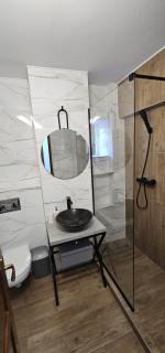 Universului 7 Apart - 3