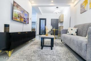 Cozy and Stylish 1 bedroom with a BONUS room with an extra BED - 9