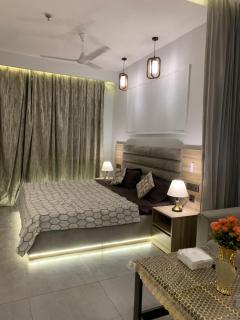 The Lux Supernova - New Delhi - 4