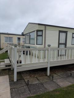 J4 Millfields 4 berth lead person must be over 30 - Ingoldmells - 7