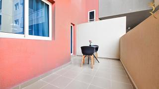 Peach Bliss Reef Studio with Balcony Pool and Gym - Abu Dhabi - 4