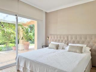 Sea Breeze Luxury Hacienda Elviria - EaW Homes - 2