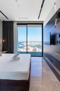 20th Floor Luxury Sea View Mercury Tower Apartment - Rooftop Pool! by Stays Uniq - 0