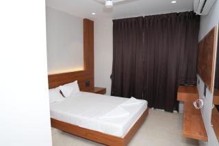 Hotel Yashraj Regency - 4