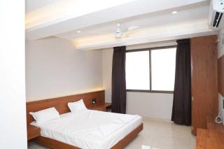 Hotel Yashraj Regency - 1