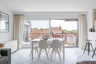 Huswell - Bright beach retreat with balcony - 0