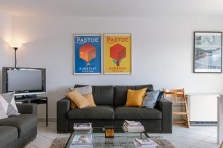 Huswell - Bright beach retreat with balcony - 8