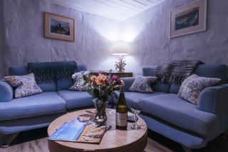 Tamarisk Cottage - 8