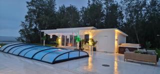 Lyxig villa med pool& spa & bastu egen udde - - 2