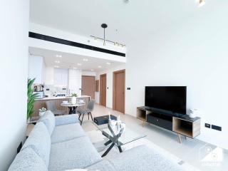 Stylish 1BR Retreat in Binghatti Amber l Balcony - 0