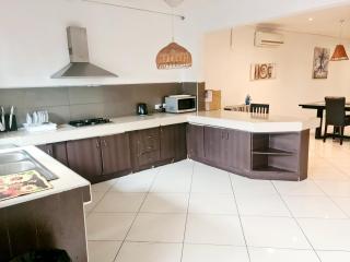 Lizzy Private Rooms - Accra - 5