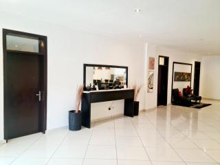 Lizzy Private Rooms - 2