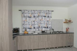Pet-Friendly, Close to Airports, Golf & Schools - 5