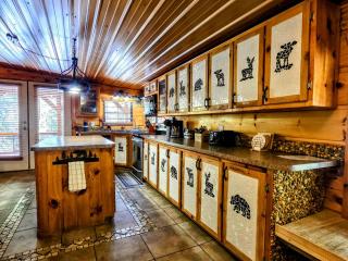 The Skinners Cabin Hot Tub Fireplace Grill - Townsend - 2