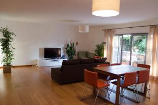 GuestReady - Sleek apt w/ balcony in Graca - 9