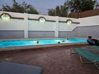 5 Bedroom House, Private Pool & Outside Kitchen - 4