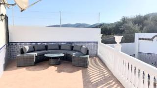 5 Bedroom House, Private Pool & Outside Kitchen - 2