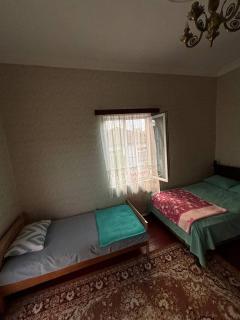 Tazo's Guest House - 7