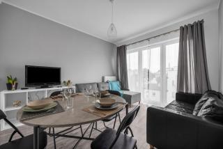 Praga Apt - 45m2, French Balcony - by Rentujemy - 6