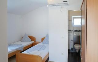 2 Bedroom Beautiful Apartment In Viganj - 2
