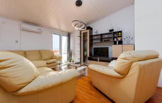 Amazing Apartment In Stara Vas - 8