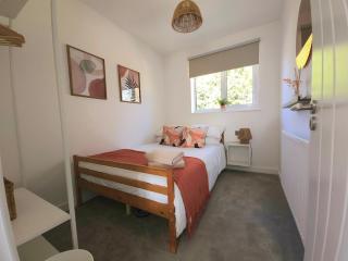 3BR - Luxury Home Away From Home - Contractor Digs - Near LGW Airport - Crawley - 4