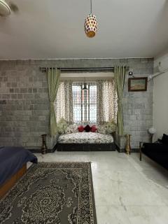1 room in a Bungalow with Lounge area,Kitchenette & terrace in Ulsoor - 4