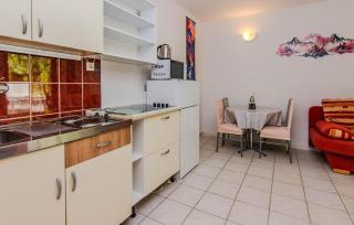 Awesome Apartment In Nin With Wifi - 4