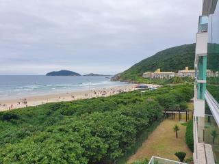 Apt em condomínio resort na praia do Santinho - 7
