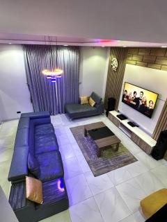 Elegant 2 Bedroom Retreat with Netflix and Calm Ambience - Ankuru - 0