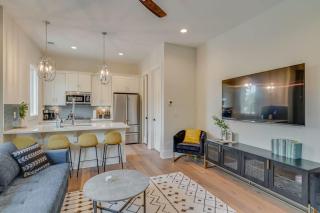 Luxurious Germantown Homes for Groups - 8