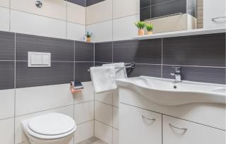 Awesome Apartment In Pula With Wifi - 5
