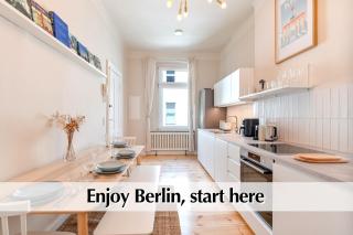 Calm City Escape - 75m2 Central Berlin Altbau-Apartment, 2BR, Smart-TV, Garden - 9